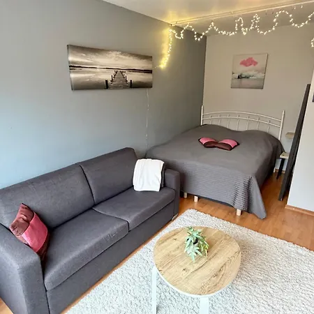 Cozy In - Close To The Center